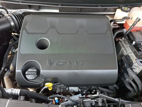 Used 2023 Chevrolet Traverse Premier w/ Redline Edition AWD/4WD image 31