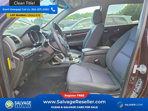 Used 2012 Kia Sorento LX w/ Convenience Pkg FWD image 9
