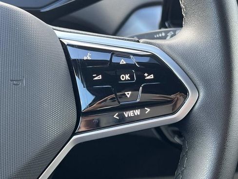 Used 2023 Volkswagen ID.4 Pro image 16