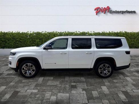 Used 2024 Jeep Wagoneer L Series II RWD image 4