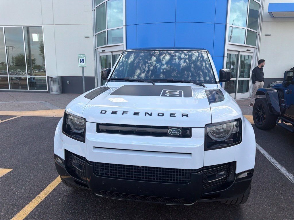 Used 2023 Land Rover Defender 110 V8 AWD/4WD image 7