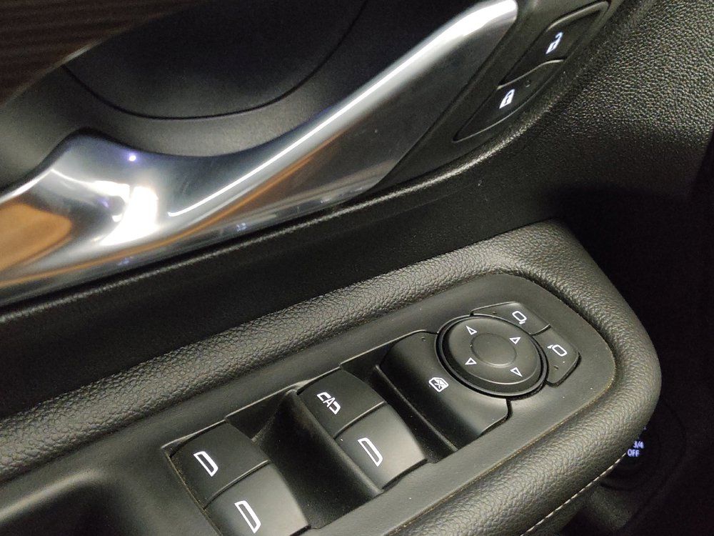 Used 2022 GMC Terrain SLE w/ Driver Convenience Package FWD image 27