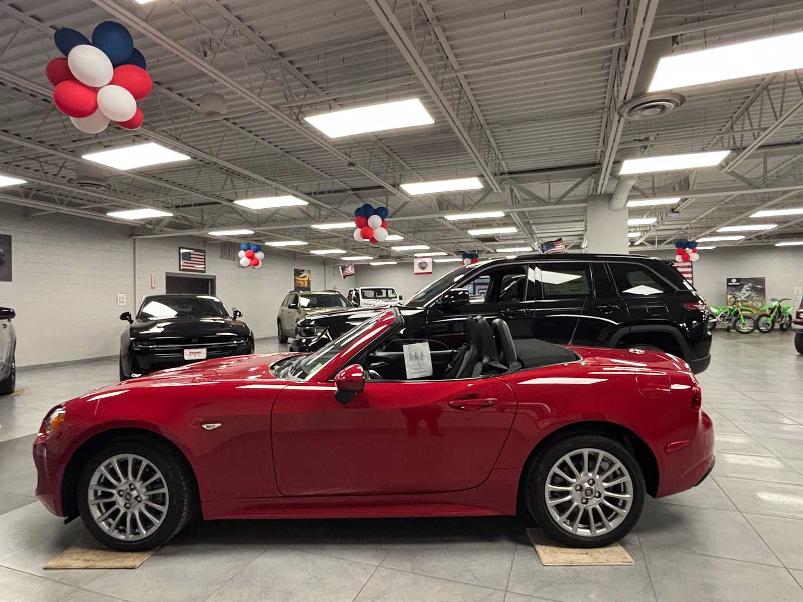 Used 2018 FIAT 124 Spider Classica w/ Technology Group RWD image 3