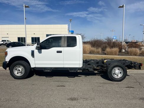 Used 2020 Ford F250 XL w/ Power Equipment Group image 20