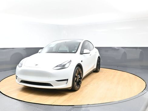 Used 2023 Tesla Model Y Performance AWD/4WD image 4
