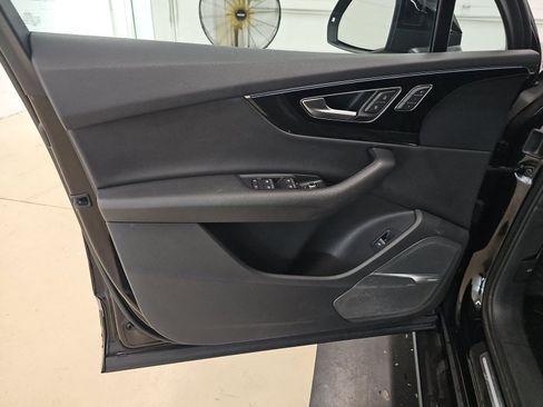 Used 2019 Audi Q7 3.0T Premium Plus AWD/4WD image 9