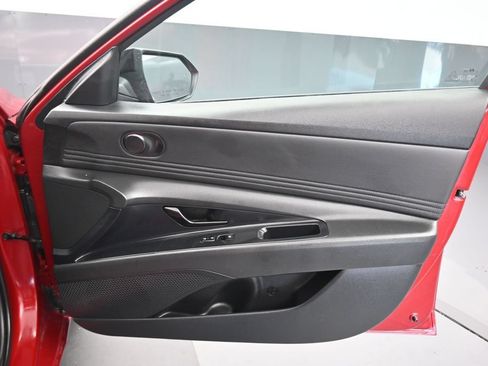 Used 2025 Hyundai Elantra Sport FWD image 38