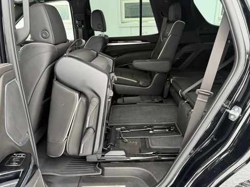 Certified 2025 Cadillac Escalade Premium Luxury image 31