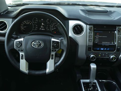 Used 2018 Toyota Tundra Limited w/ Limited Premium Package RWD image 19