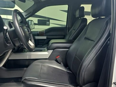 Used 2017 Ford F150 Lariat w/ Equipment Group 502A Luxury AWD/4WD image 9