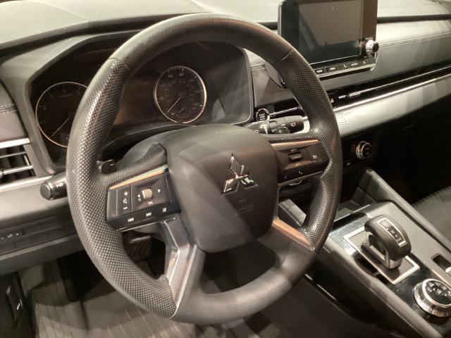 Used 2022 Mitsubishi Outlander ES FWD image 26
