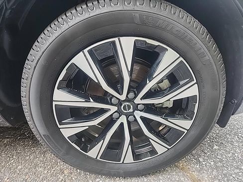 Certified 2024 Volvo XC60 B5 Core w/ Protection Package Premier AWD/4WD image 12
