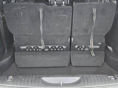 Used 2025 Chrysler Pacifica Limited FWD image 14