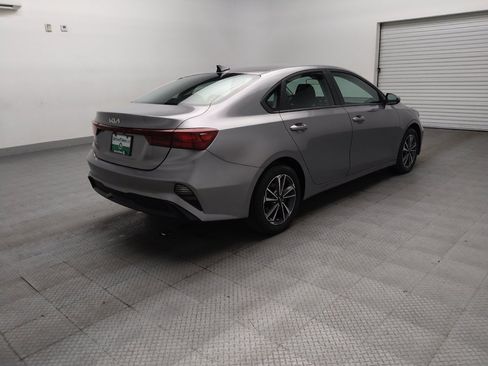 Used 2024 Kia Forte LXS FWD image 9