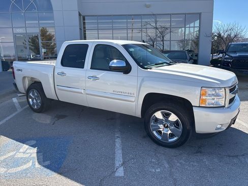 Used 2009 Chevrolet Silverado 1500 LTZ w/ White Diamond Edition image 33
