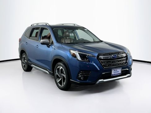Used 2023 Subaru Forester Touring image 3