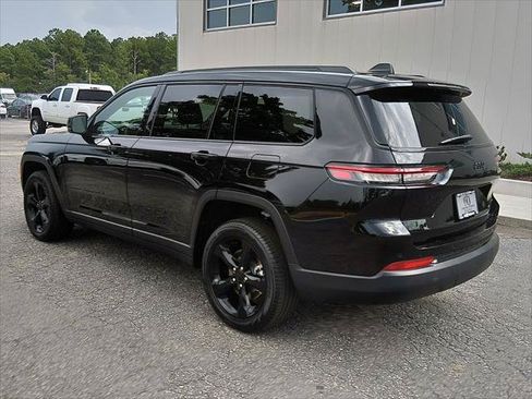 Certified 2025 Jeep Grand Cherokee L Limited w/ Black Appearance Package RWD image 5