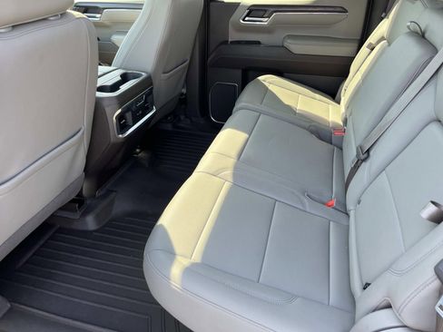 Used 2023 GMC Sierra 1500 SLT w/ SLT Premium Package AWD/4WD image 19