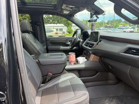 Used 2023 Chevrolet Suburban High Country AWD/4WD image 33