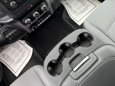 Used 2024 RAM 3500 Big Horn image 38