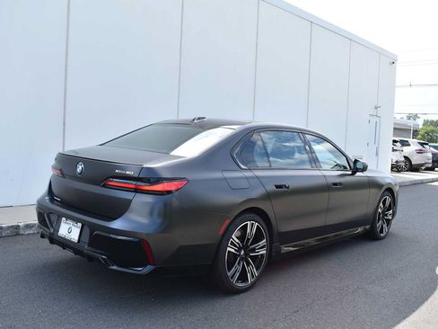 Used 2023 BMW i7 xDrive60 AWD/4WD image 5