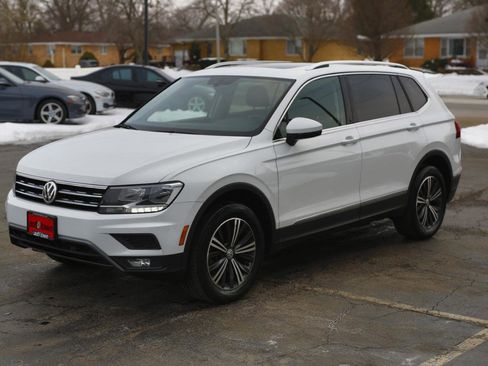 Used 2019 Volkswagen Tiguan SEL FWD image 3