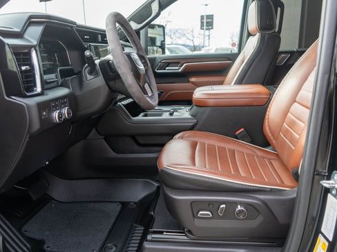 Used 2024 GMC Sierra 2500 Denali Ultimate image 12