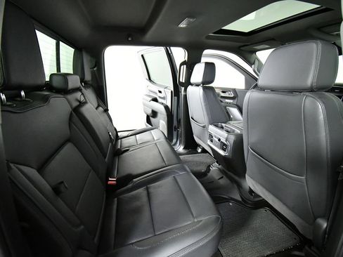 Used 2025 GMC Sierra 1500 Denali w/ Technology Package AWD/4WD image 24