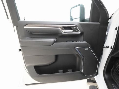 Used 2024 Chevrolet Silverado 3500 LTZ w/ LTZ Premium Package image 7