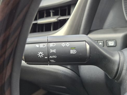 Used 2020 Lexus ES 300h w/ Premium Package FWD image 18