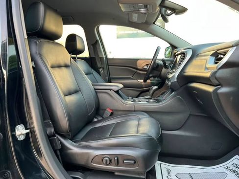 Used 2019 GMC Acadia SLT w/ LPO, Cargo Package AWD/4WD image 22