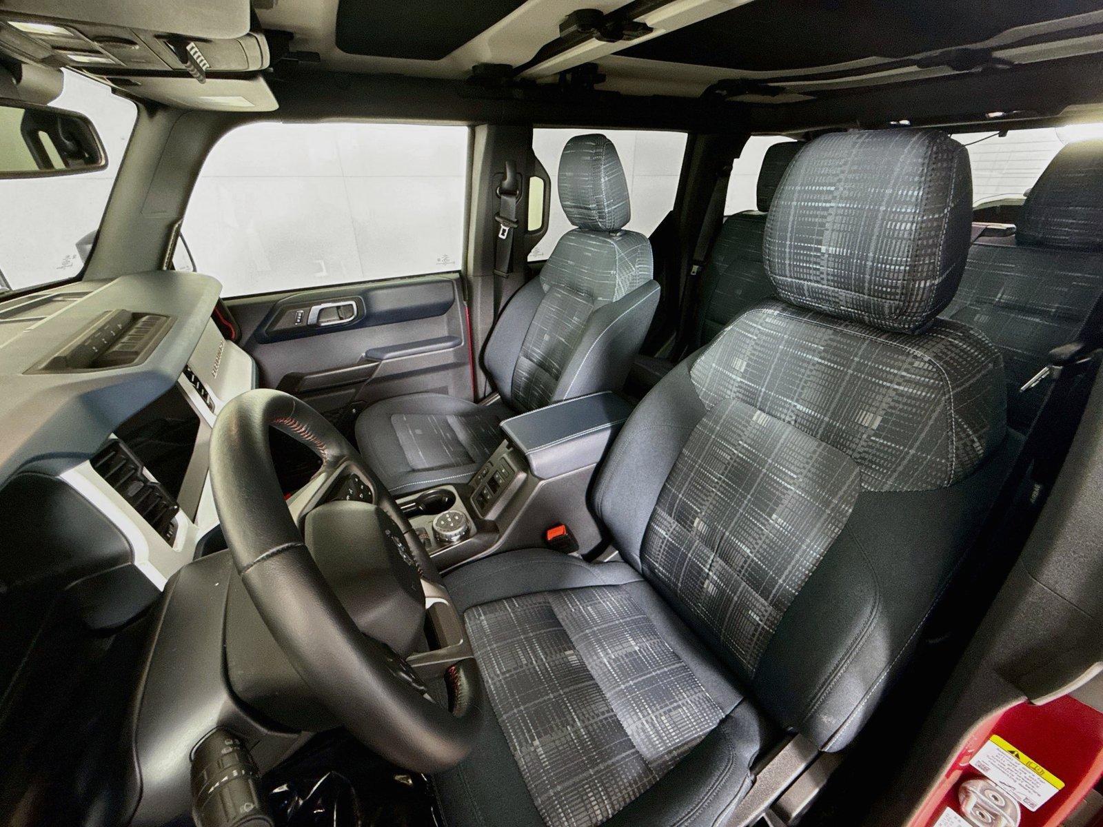 Used 2025 Ford Bronco Heritage Edition AWD/4WD image 5