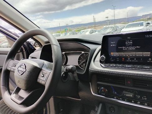 New 2026 Nissan Rogue SV AWD/4WD image 18