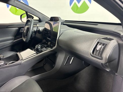 Used 2024 Subaru Solterra Limited image 29