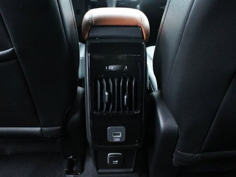 Used 2024 Jeep Compass Limited image 34