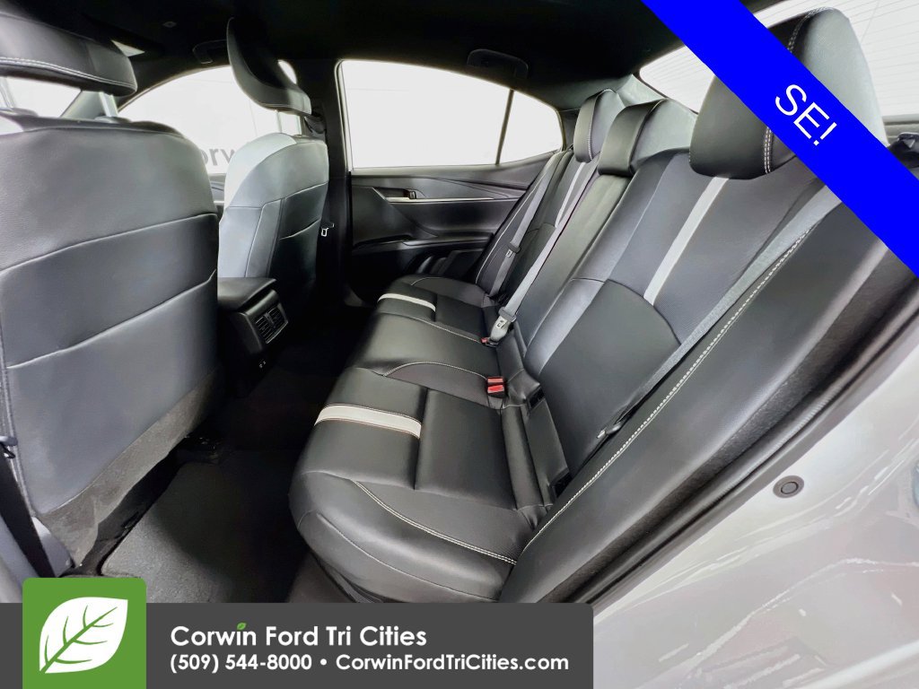Used 2025 Toyota Camry SE w/ Convenience Package AWD/4WD image 27