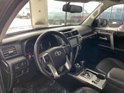 Used 2016 Toyota 4Runner Limited image 18