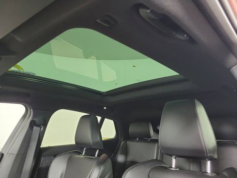 Certified 2025 BMW X2 xDrive28i w/ Premium Package image 20