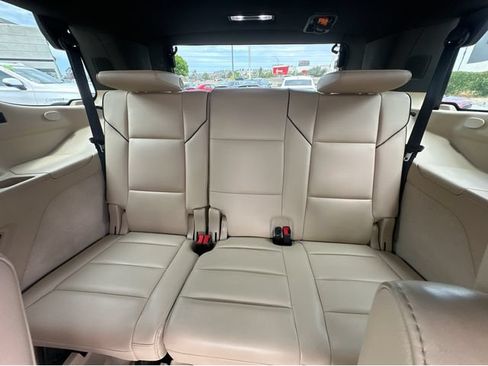 Certified 2024 Cadillac Escalade Premium Luxury RWD image 18