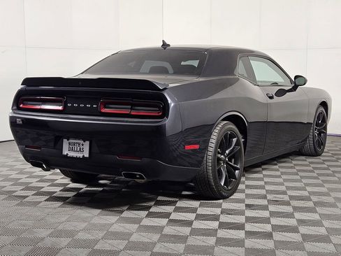 Used 2016 Dodge Challenger SXT w/ Blacktop Package image 5