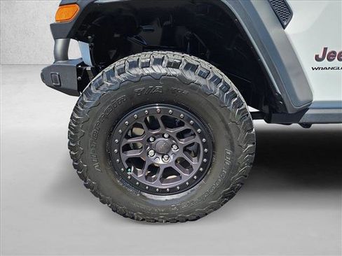 Used 2023 Jeep Wrangler Unlimited Rubicon w/ Xtreme 35 Tire Package AWD/4WD image 23
