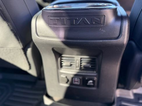 Used 2019 Nissan Titan SV w/ SV Convenience Package AWD/4WD image 30