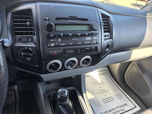 Used 2011 Toyota Tacoma 4x4 Access Cab w/ Convenience Pkg image 13
