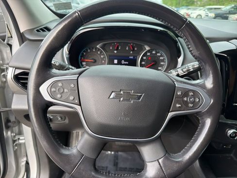 Used 2021 Chevrolet Traverse RS image 17