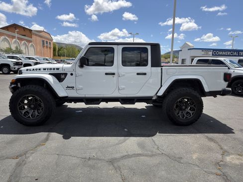 Used 2021 Jeep Gladiator Sport image 5