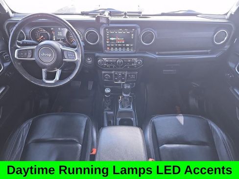 Used 2020 Jeep Gladiator Overland image 18