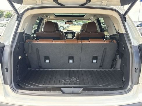 Used 2025 Subaru Ascent Touring AWD/4WD image 13