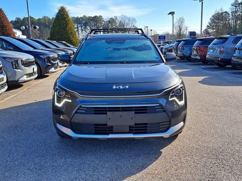 Used 2024 Kia Niro EX image 3