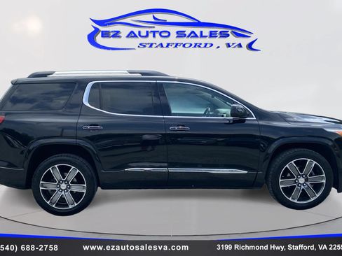Used 2017 GMC Acadia Denali w/ Technology Package AWD/4WD image 4