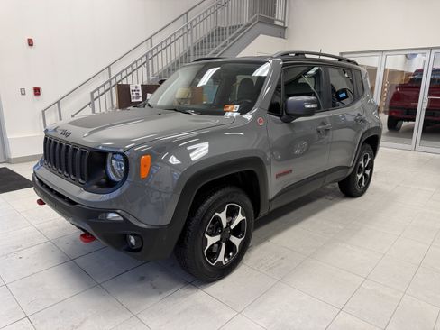 Used 2019 Jeep Renegade Trailhawk image 2